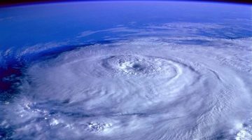Prezzi del petrolio in tensione, la tempesta Zeta è diventata uragano