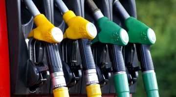 Scorte petrolio USA deludenti, scattano le vendite sul Wti e Brent