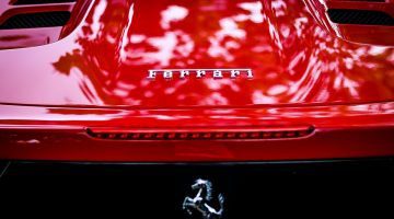 Azioni Ferrari, la società di Maranello rivede al rialzo la Guidance per il 2022