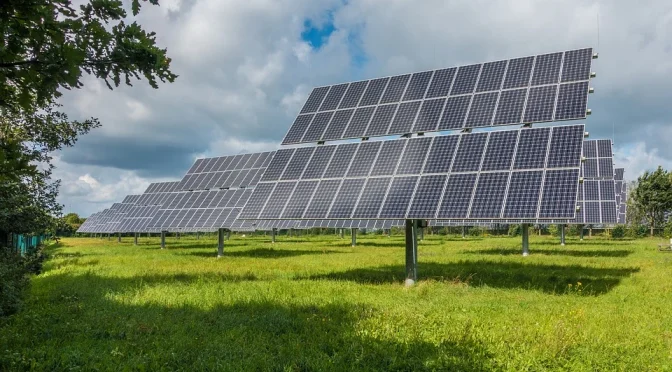 Eolico e fotovoltaico giugno 2023, in Italia la capacità installata sfiora i 40 GW