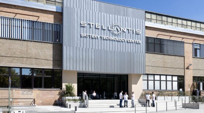 Stellantis Torino, inaugurato a Mirafiori il primo Battery Technology Center in Italia - Fonte Foto https://www.stellantis.com/it